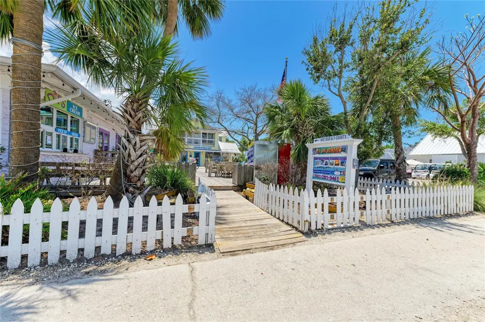 5320 GULF OF MEXICO DRIVE #204 Longboat Key, FL 34228