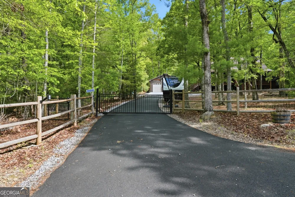 2283 Rocky Top RD Blairsville, GA 30512