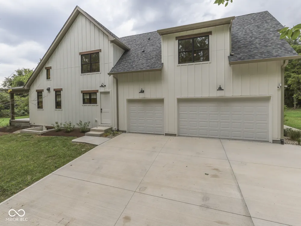 11681 Mann Road Mooresville, IN 46158