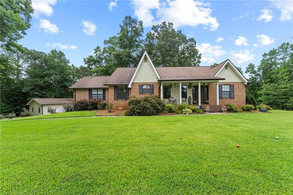 400 Cable Road Waleska, GA 30183