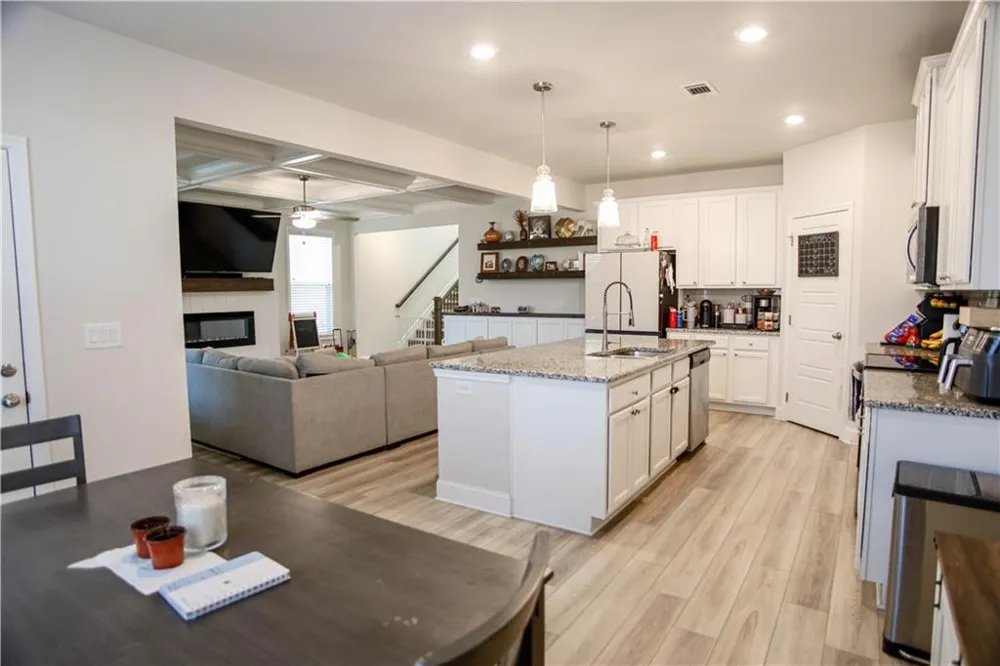 5329 Fox Hill Lane Oakwood, GA 30566