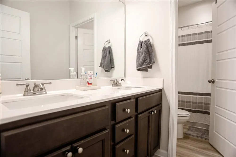 5329 Fox Hill Lane Oakwood, GA 30566