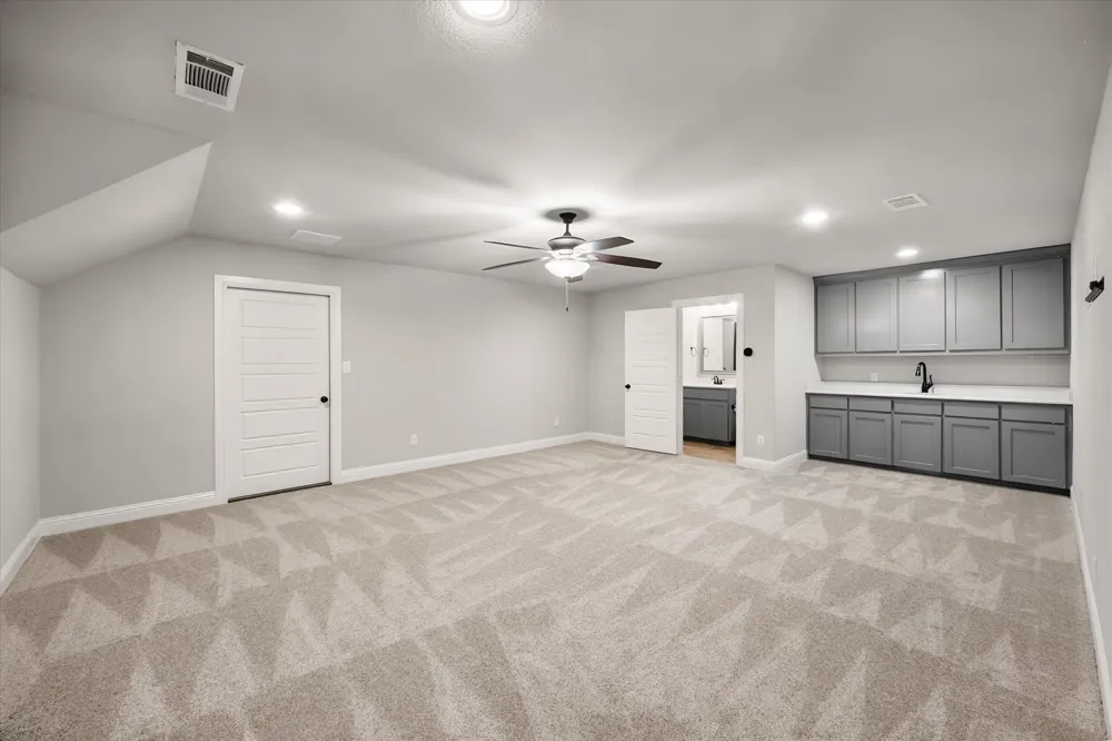1050 Falcon Nest Drive Kennedale, TX 76060
