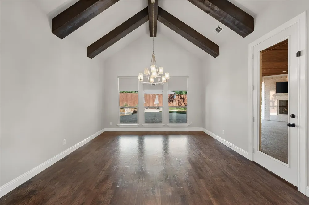 1050 Falcon Nest Drive Kennedale, TX 76060