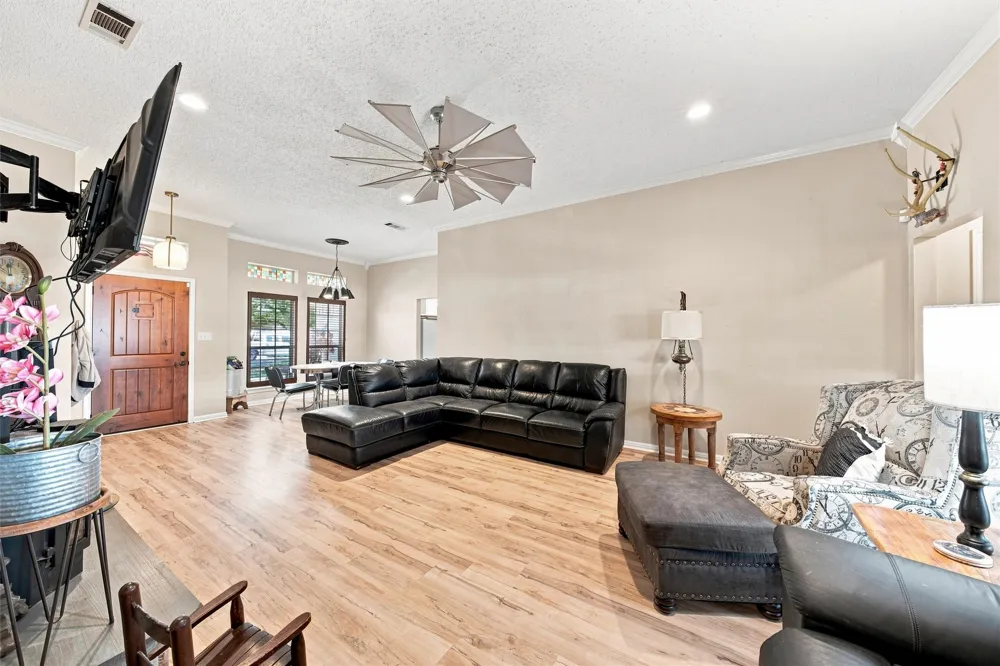 601 Sapphire Boulevard Hewitt, TX 76643