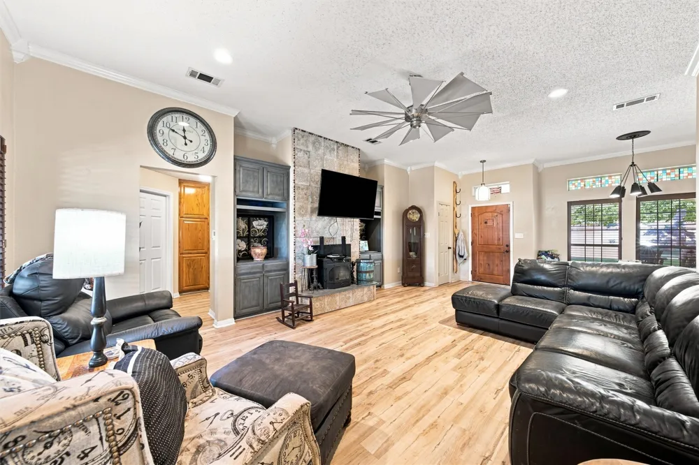 601 Sapphire Boulevard Hewitt, TX 76643