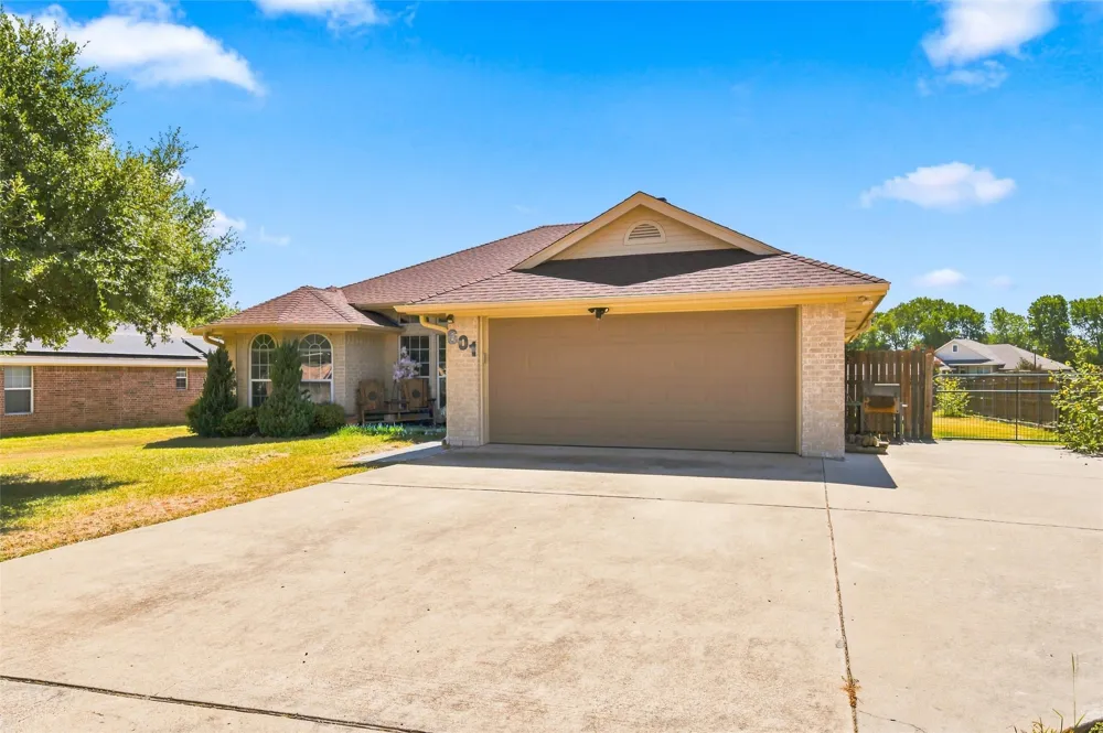601 Sapphire Boulevard Hewitt, TX 76643