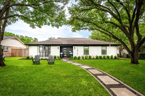 1310 Seminole Drive