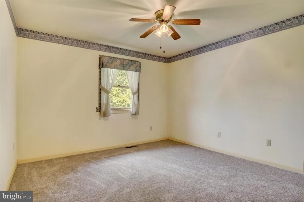 18 SOUTHVIEW CIRCLE Elizabethtown, PA 17022