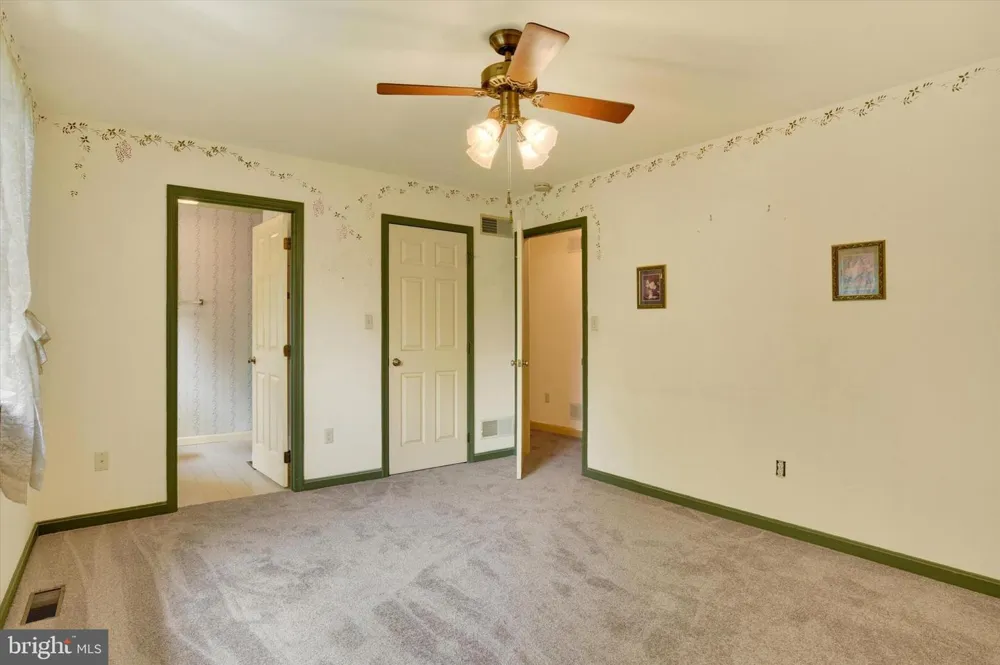 18 SOUTHVIEW CIRCLE Elizabethtown, PA 17022