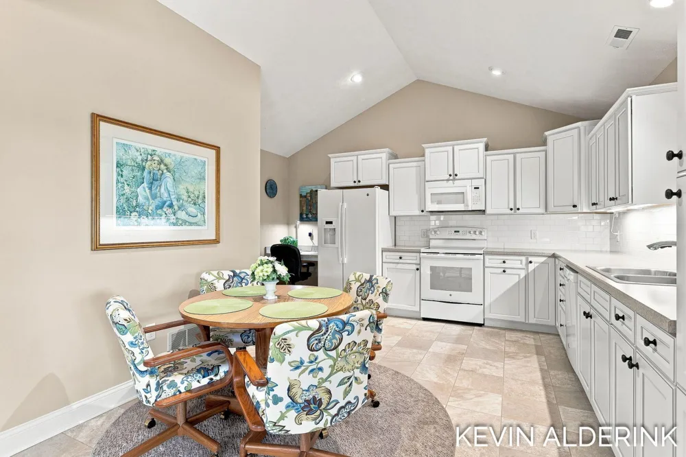 1229 Waterwalk Drive Holland, MI 49423