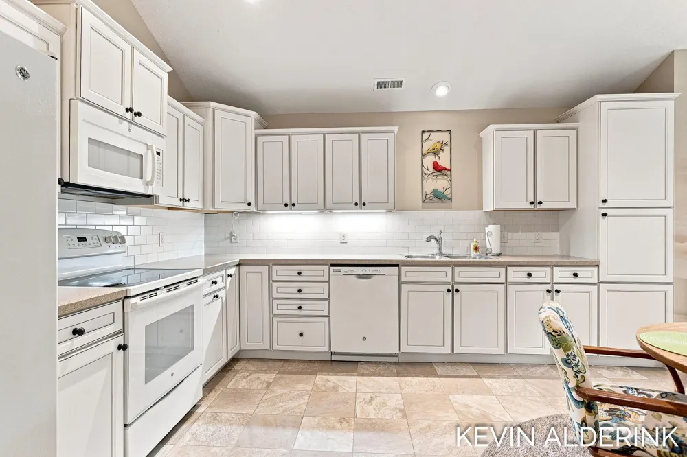1229 Waterwalk Drive Holland, MI 49423