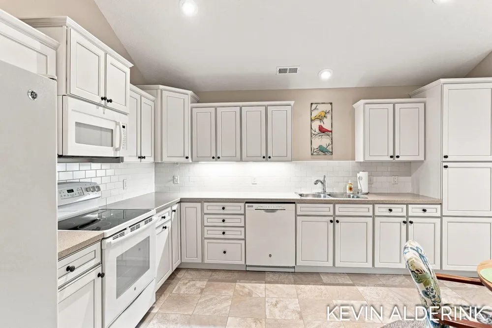 1229 Waterwalk Drive Holland, MI 49423