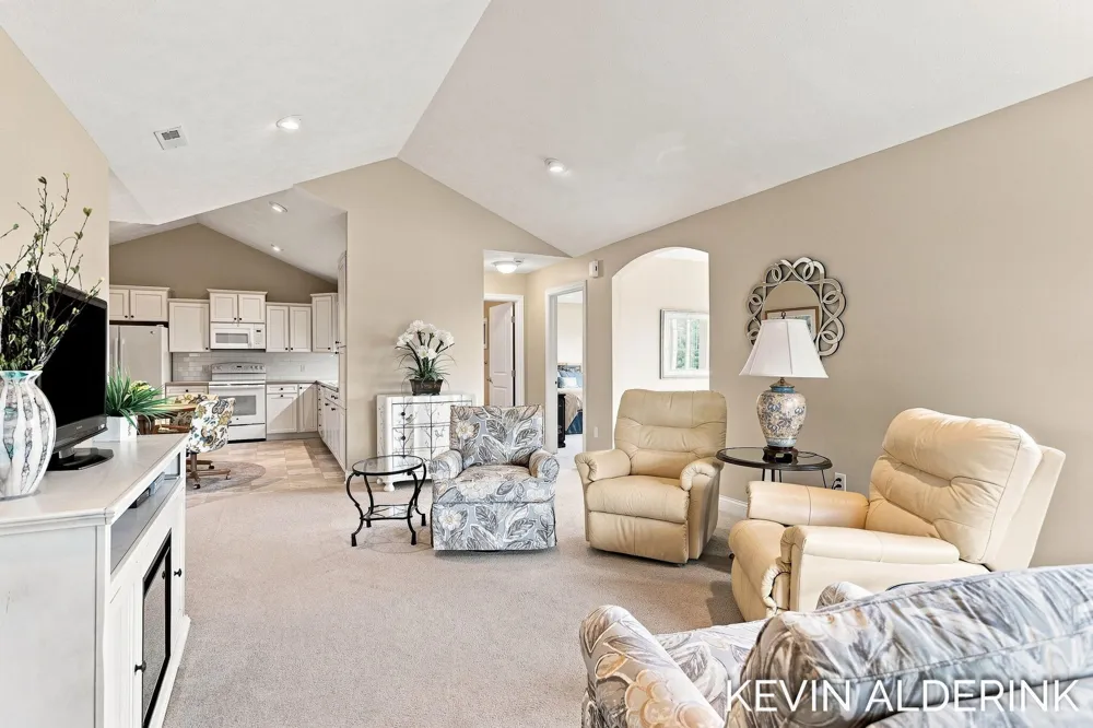 1229 Waterwalk Drive Holland, MI 49423