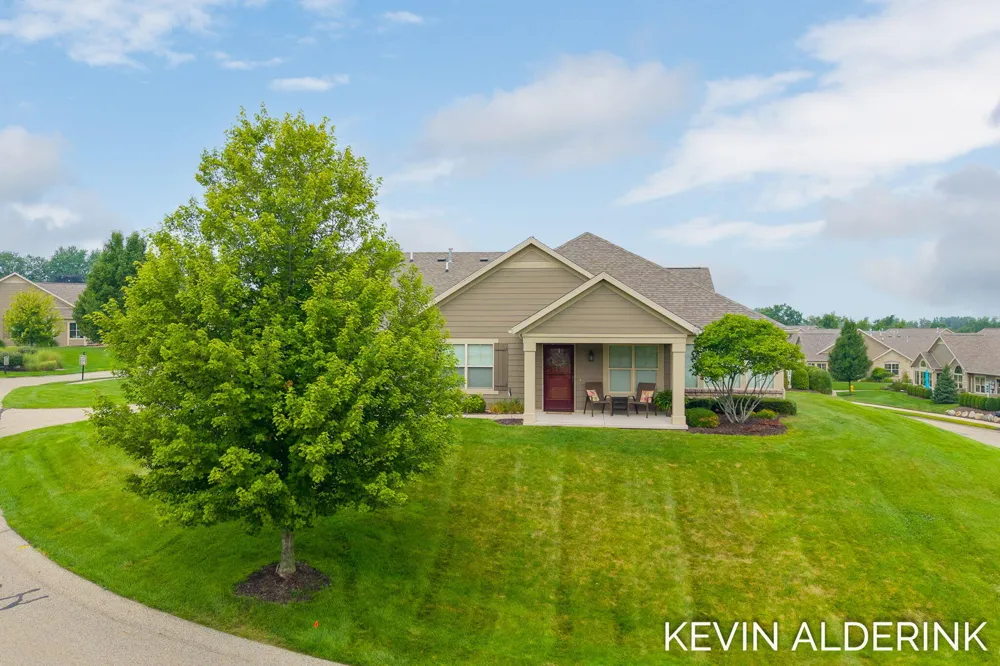 1229 Waterwalk Drive Holland, MI 49423