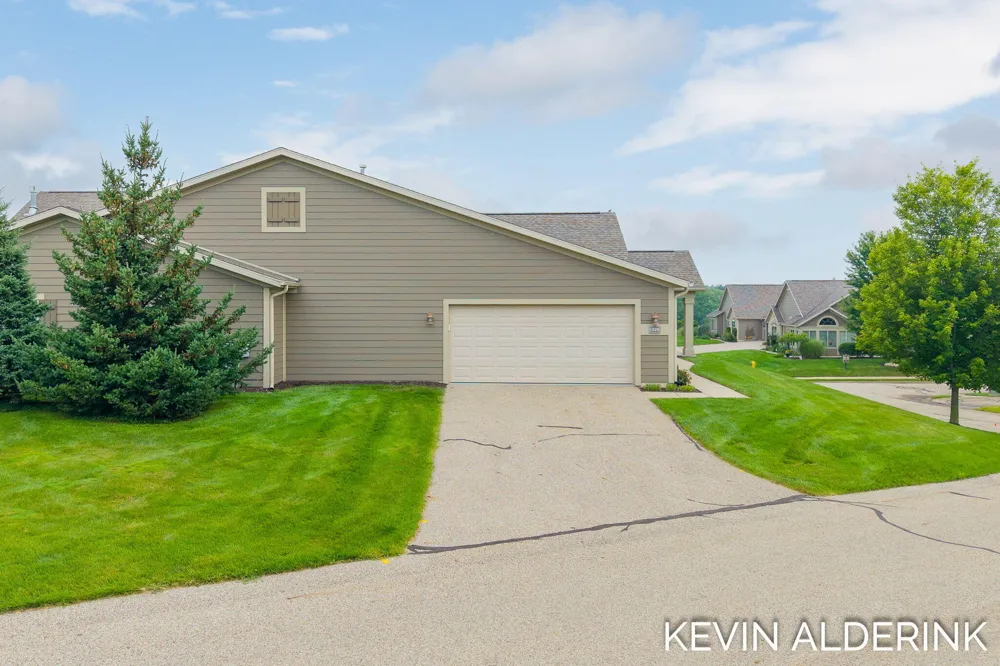 1229 Waterwalk Drive Holland, MI 49423
