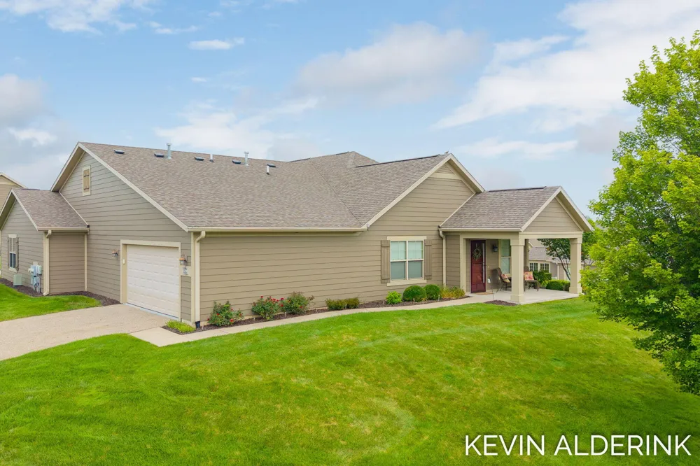 1229 Waterwalk Drive Holland, MI 49423