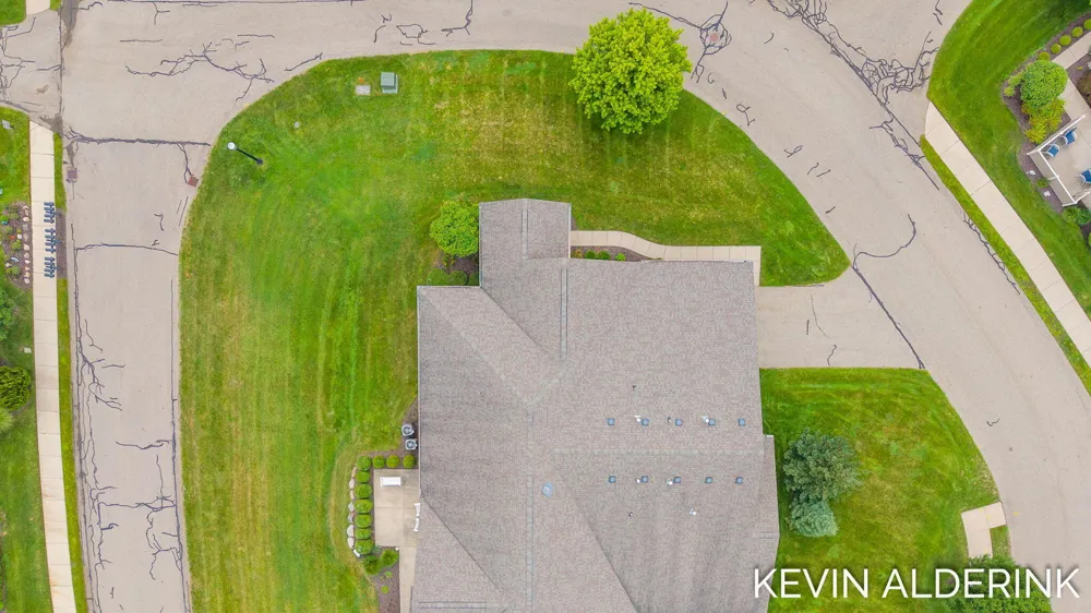 1229 Waterwalk Drive Holland, MI 49423