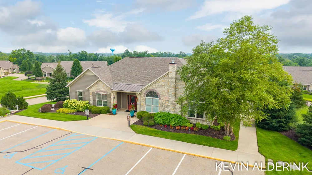 1229 Waterwalk Drive Holland, MI 49423