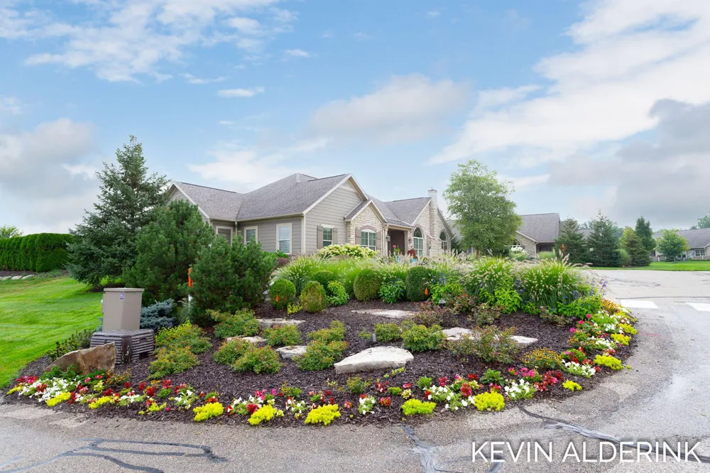 1229 Waterwalk Drive Holland, MI 49423