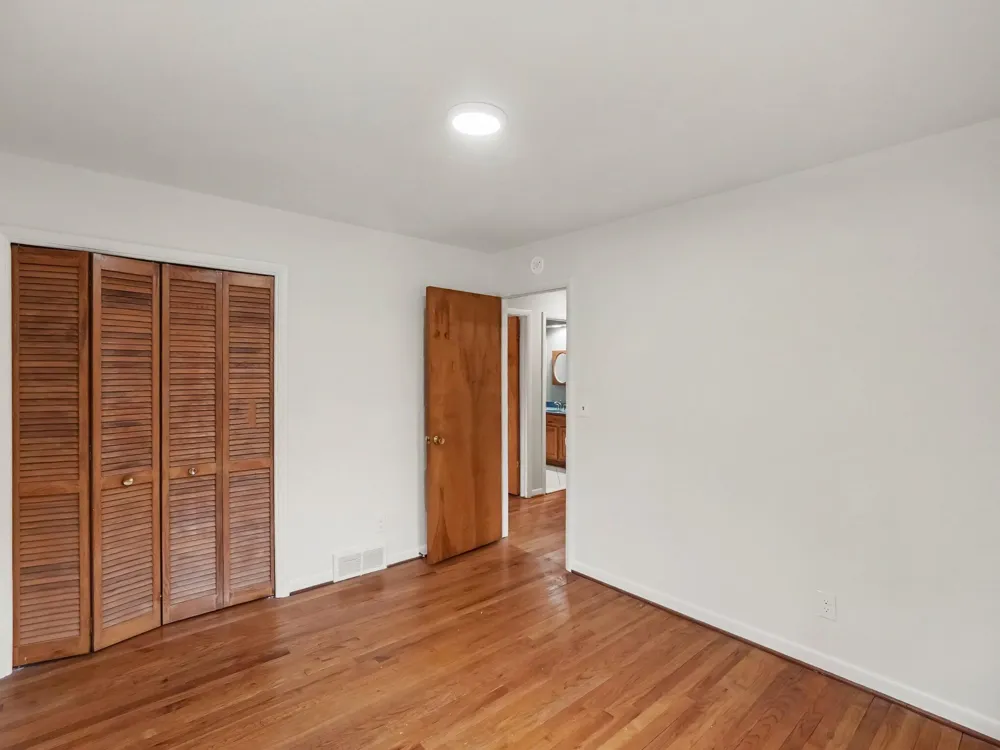 2004 Suffolk Avenue Ann Arbor, MI 48103