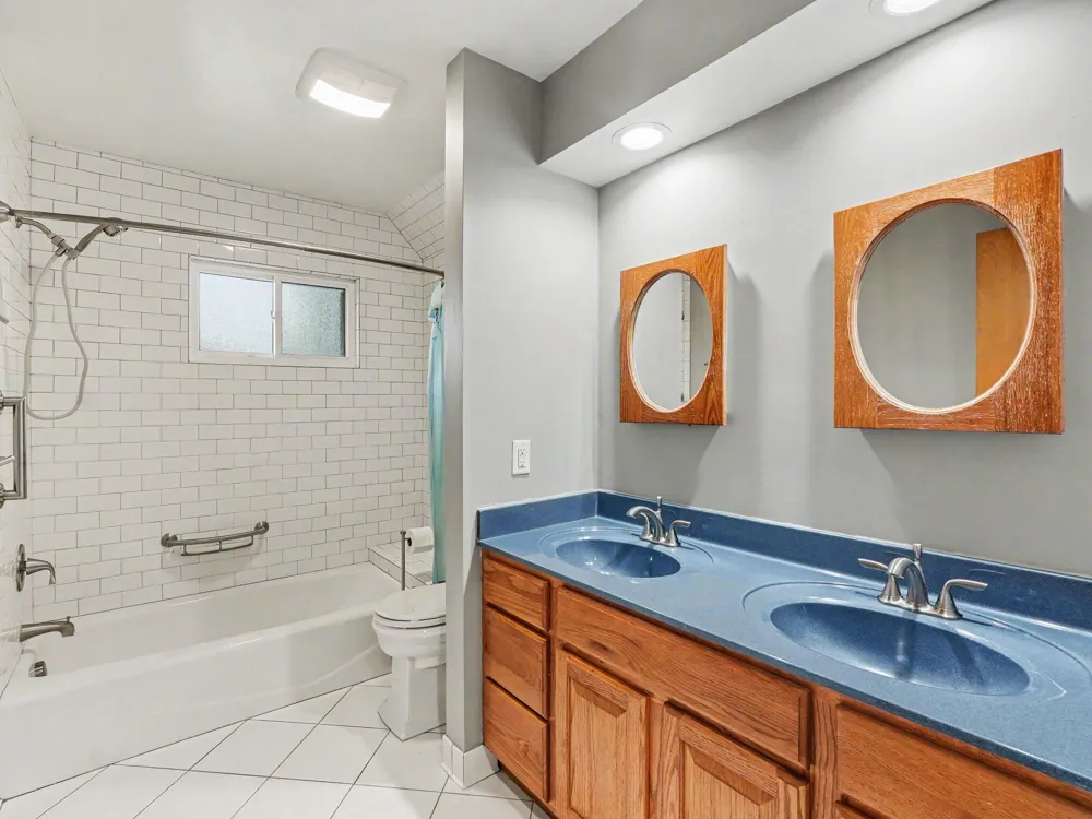 2004 Suffolk Avenue Ann Arbor, MI 48103