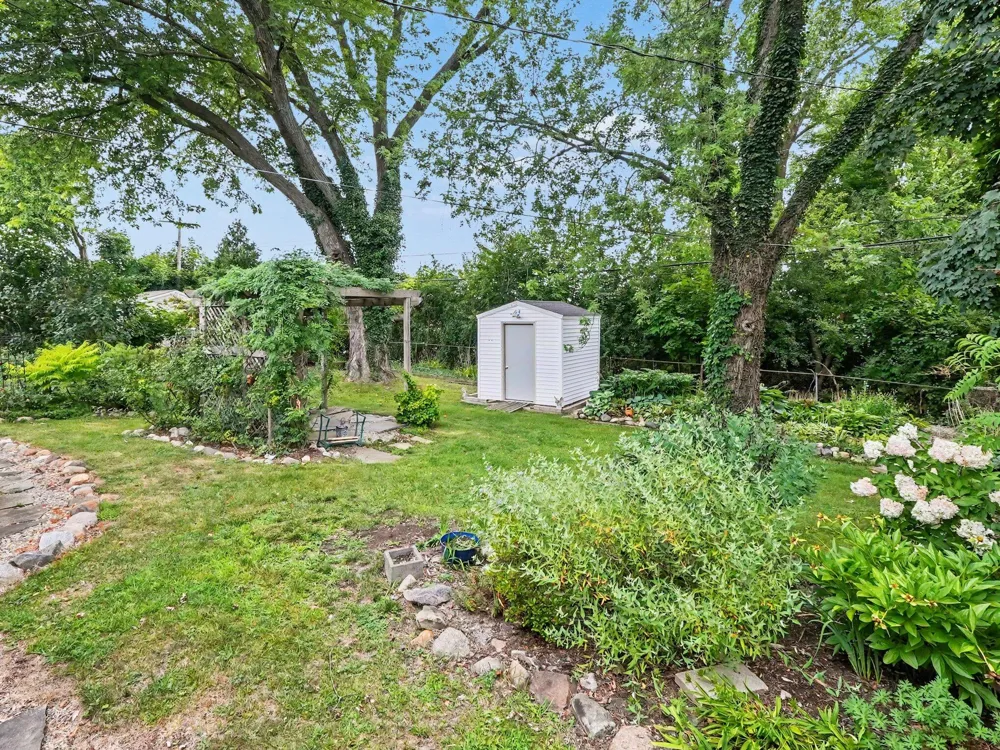 2004 Suffolk Avenue Ann Arbor, MI 48103