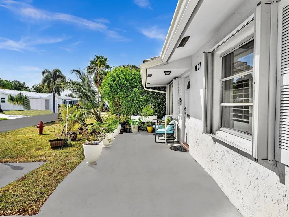 1907 SW 22ND AVENUE Boynton Beach, FL 33426