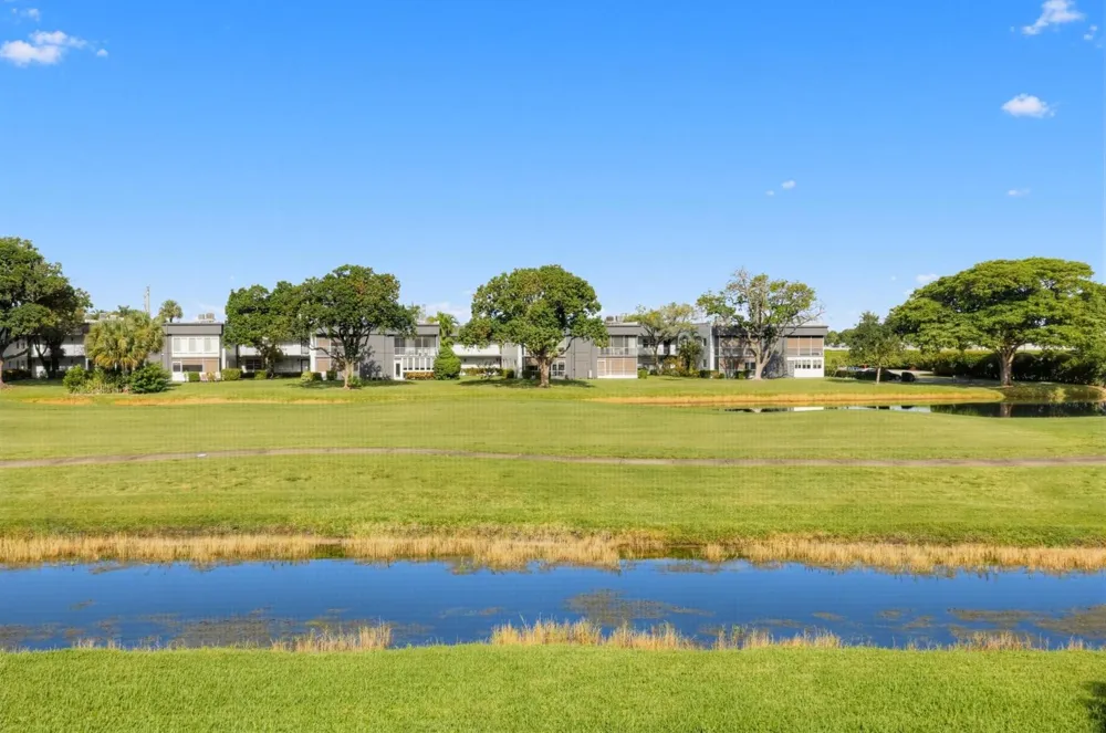 464 Piedmont J Delray Beach, FL 33484