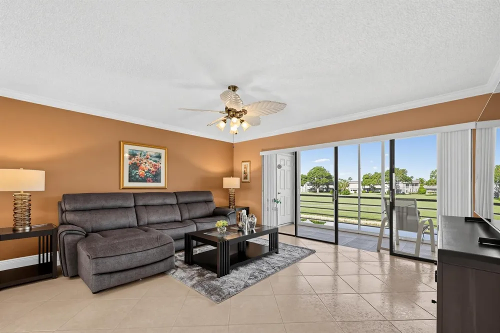 464 Piedmont J Delray Beach, FL 33484