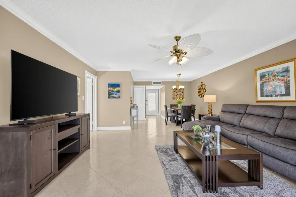 464 Piedmont J Delray Beach, FL 33484