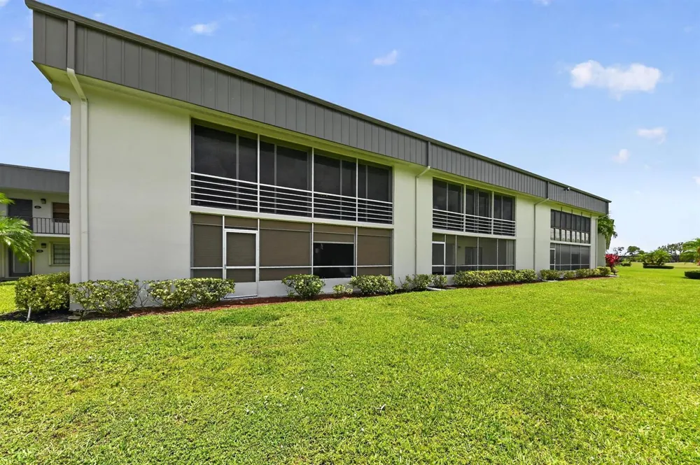 464 Piedmont J Delray Beach, FL 33484
