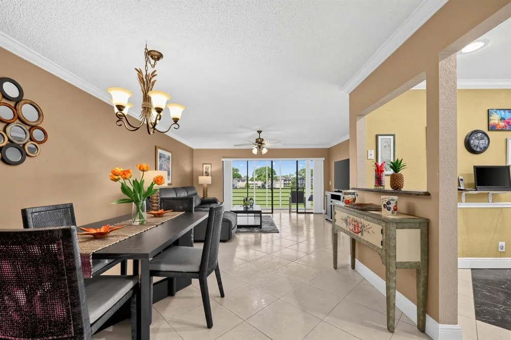 464 Piedmont J Delray Beach, FL 33484