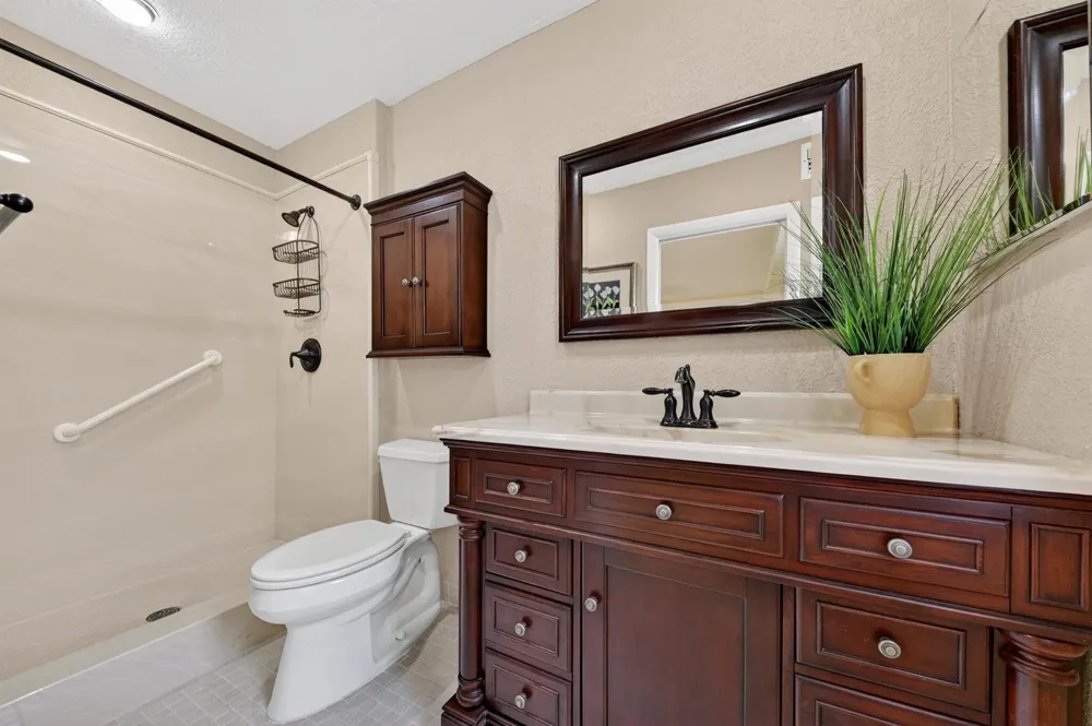 464 Piedmont J Delray Beach, FL 33484