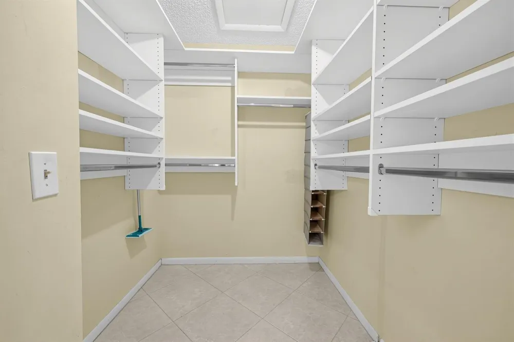 464 Piedmont J Delray Beach, FL 33484