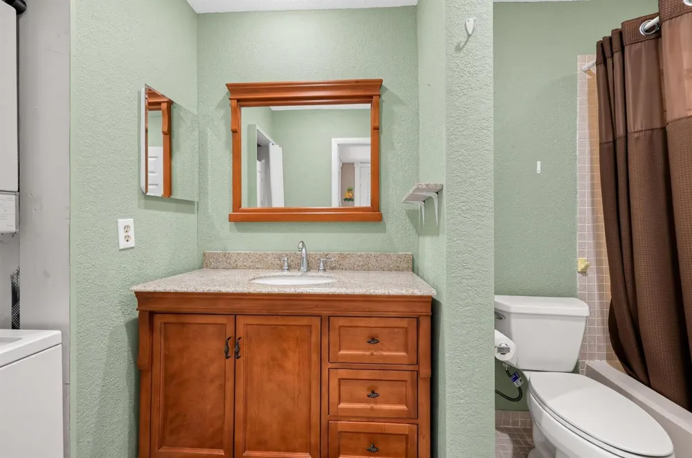 464 Piedmont J Delray Beach, FL 33484