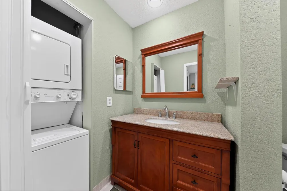 464 Piedmont J Delray Beach, FL 33484