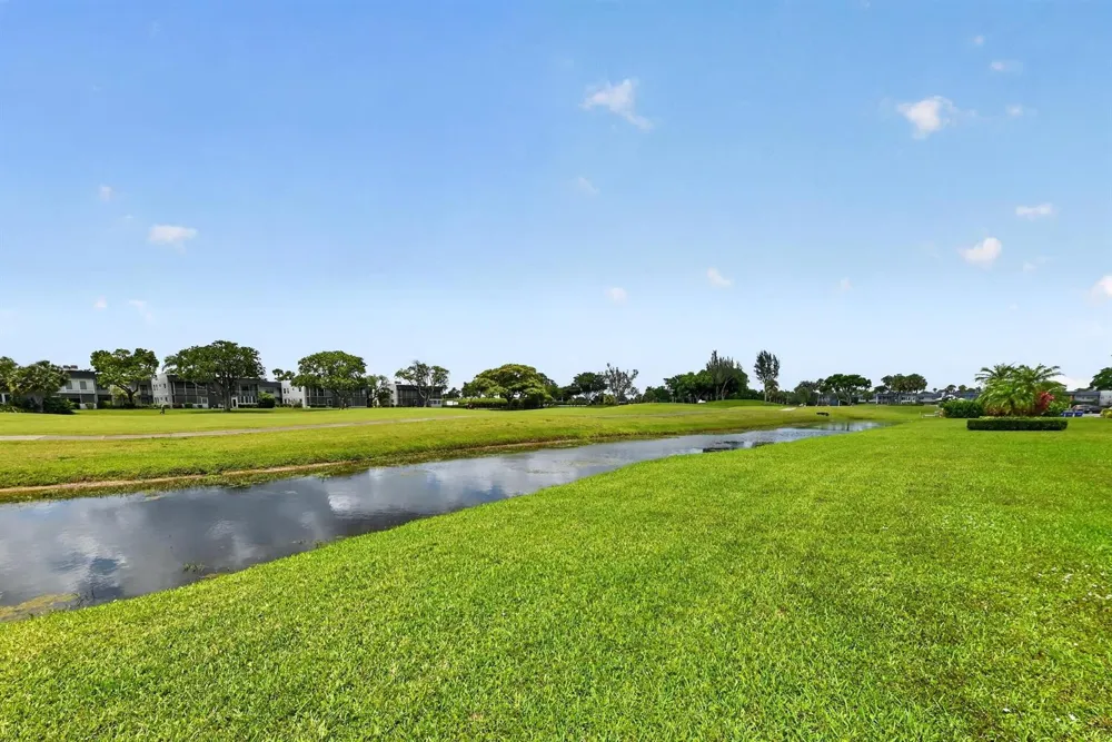 464 Piedmont J Delray Beach, FL 33484