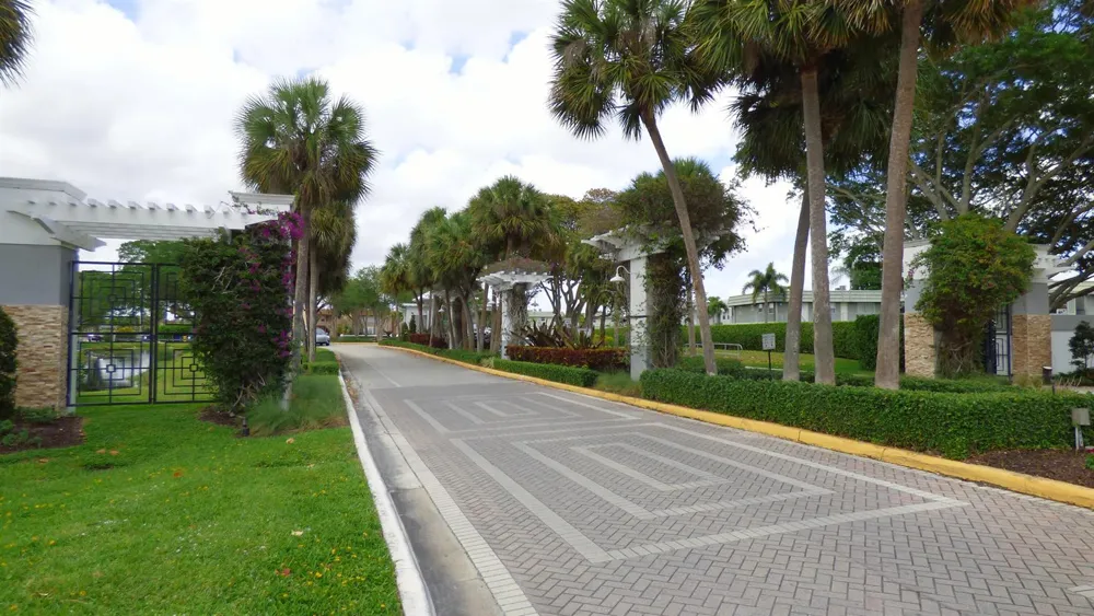 464 Piedmont J Delray Beach, FL 33484
