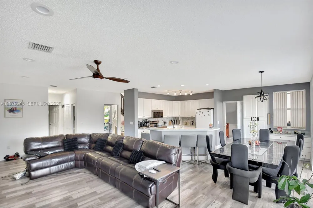 7647 Rockport Cir Lake Worth, FL 33467