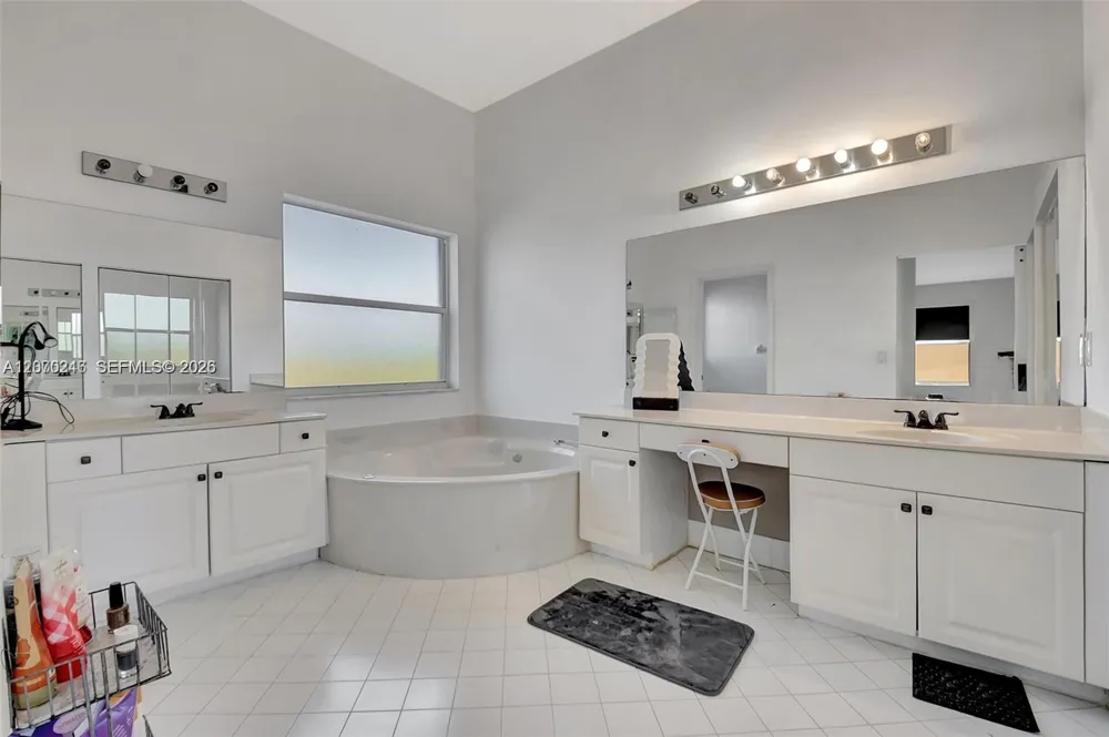 7647 Rockport Cir Lake Worth, FL 33467