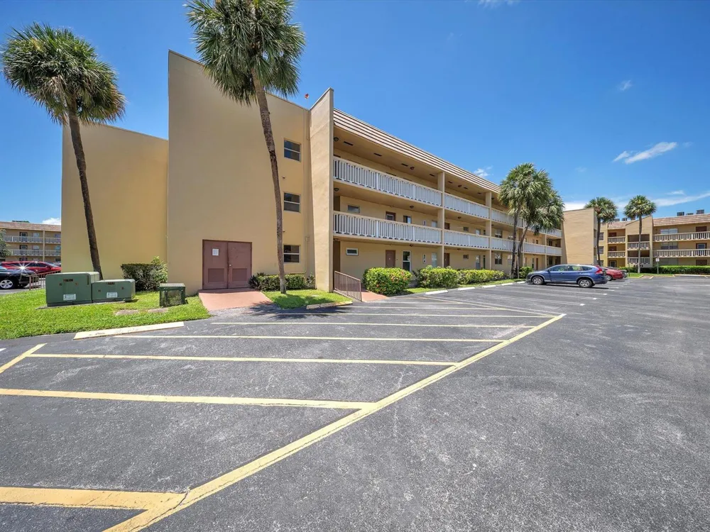 6051 NW 61st Avenue #310 Tamarac, FL 33319