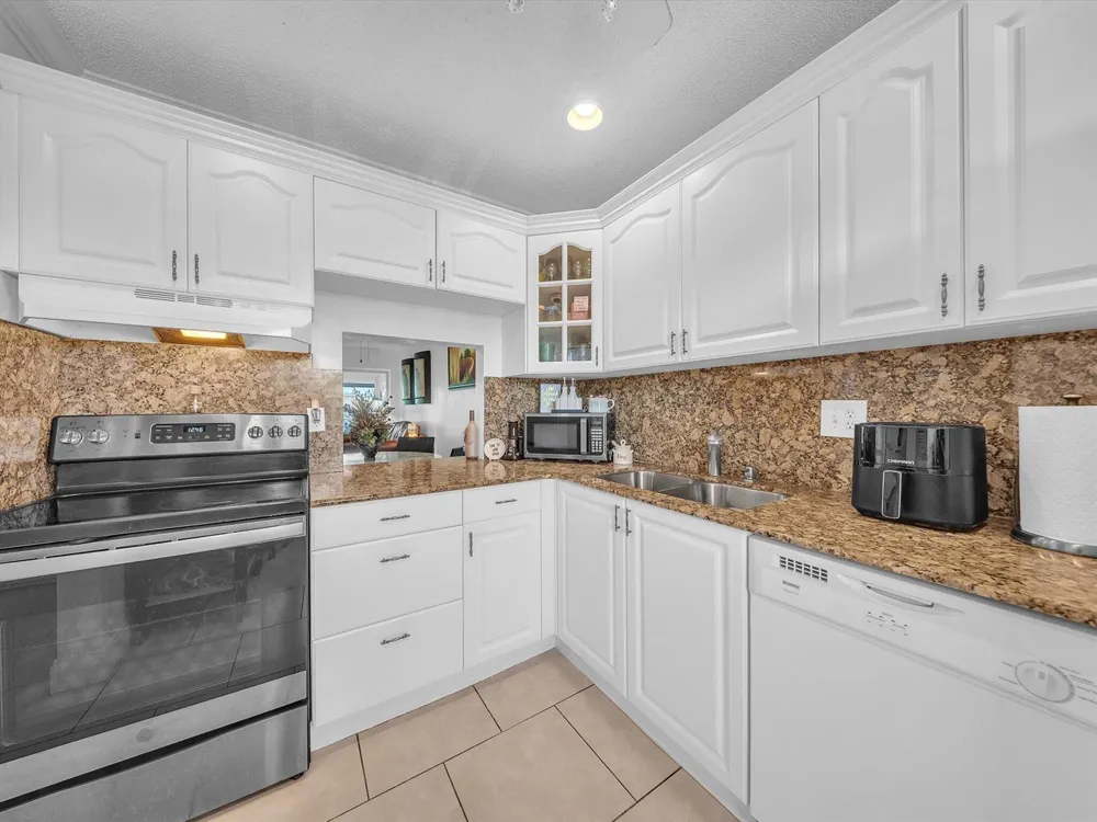 6051 NW 61st Avenue #310 Tamarac, FL 33319
