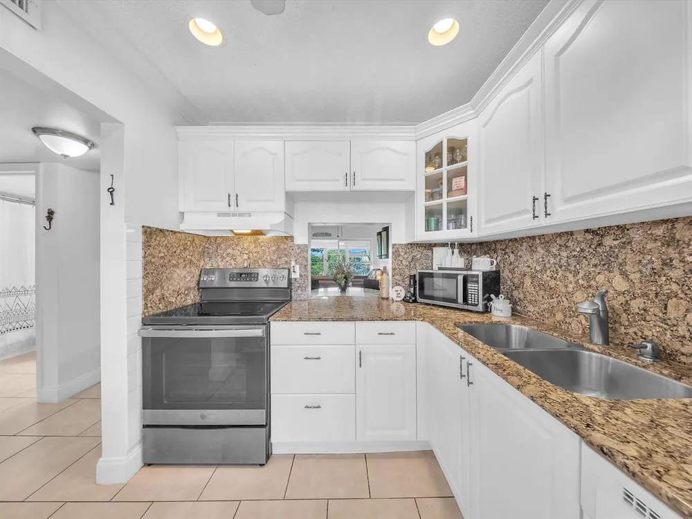 6051 NW 61st Avenue #310 Tamarac, FL 33319