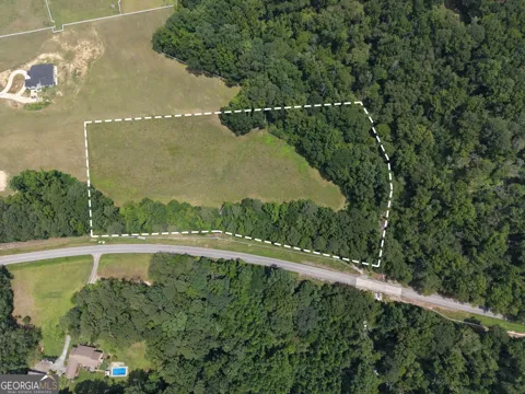 390 Edwards RD