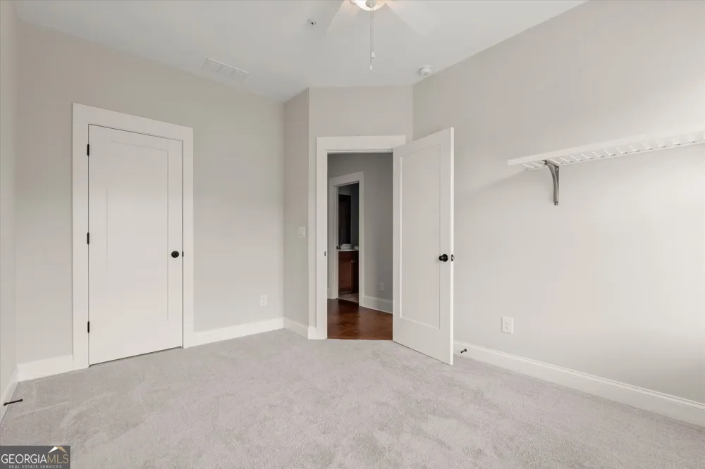 138 Inwood WALK Woodstock, GA 30188