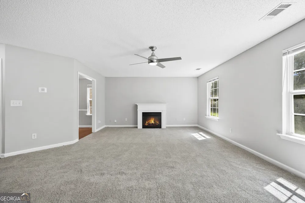 1883 Simmons LN Hampton, GA 30228