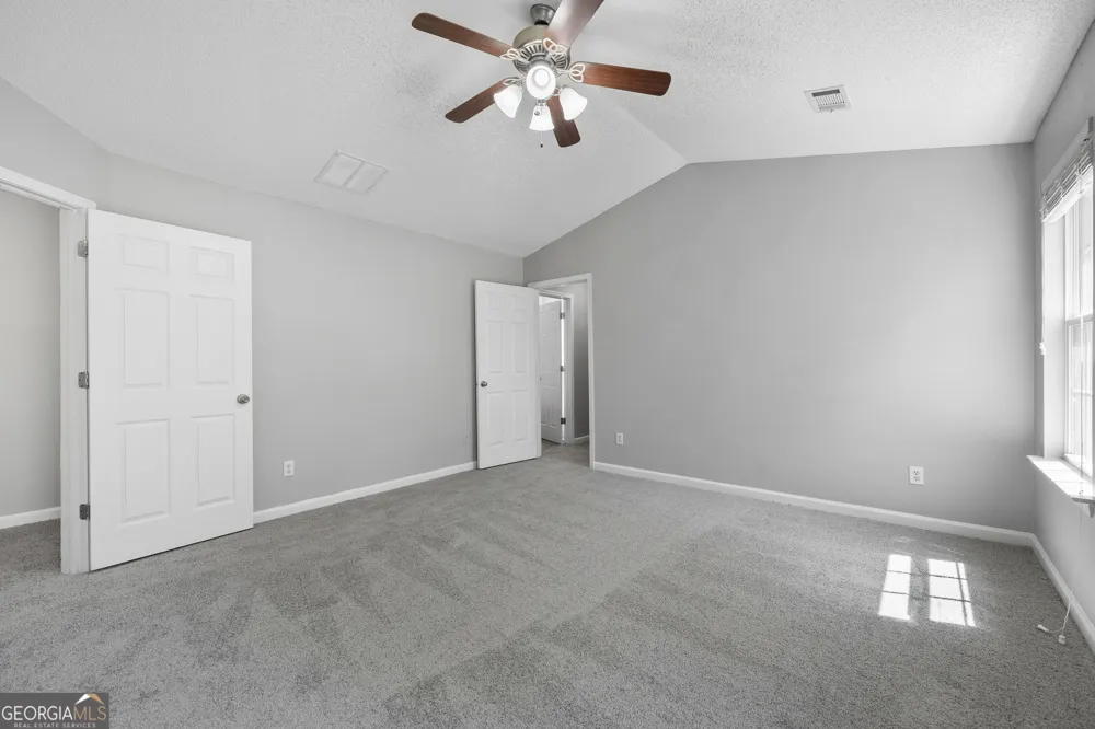 1883 Simmons LN Hampton, GA 30228