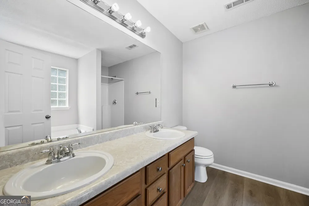 1883 Simmons LN Hampton, GA 30228