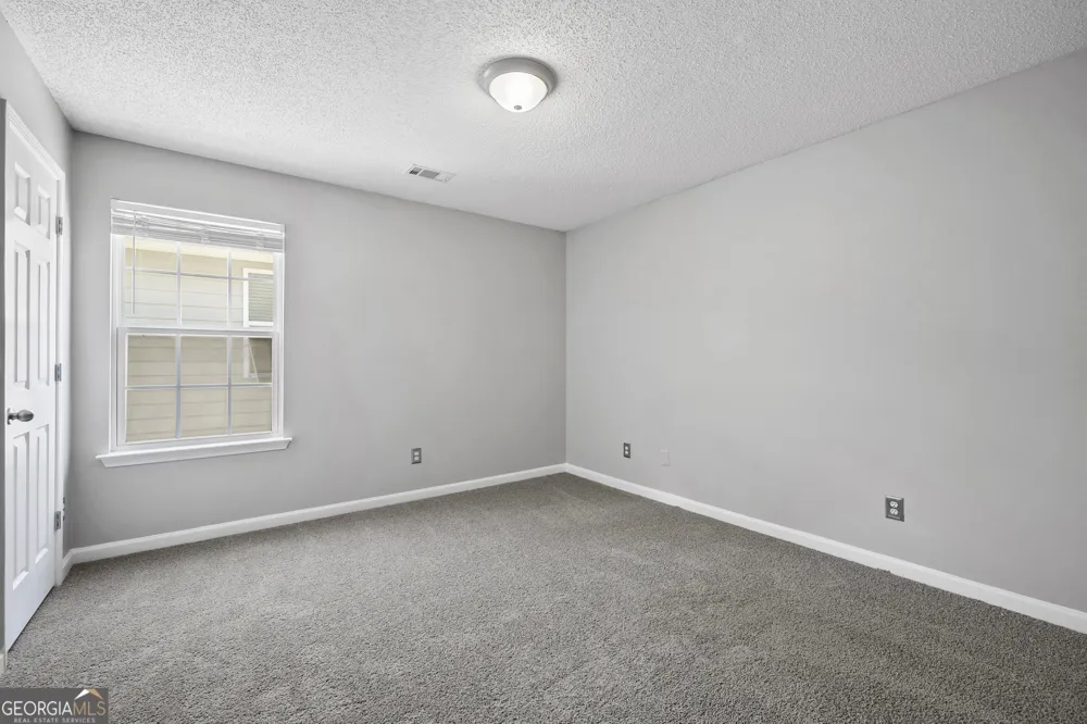 1883 Simmons LN Hampton, GA 30228